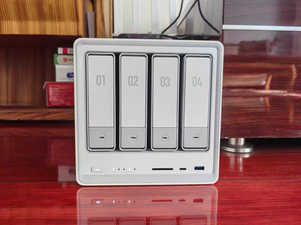 TLF Ugreen DXP4800 Plus NAS 4  - Ddr5 8Gb avis et prix
